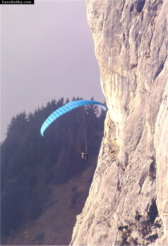 Fly-Parapente/Annecy-Planfait/01rocfog1.jpg