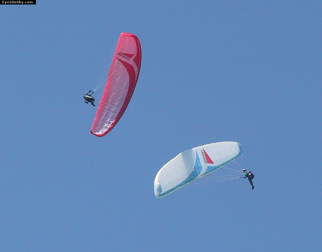 Fly-Parapente/Vertigo/2001/20010824/122-2266_imgg.jpg