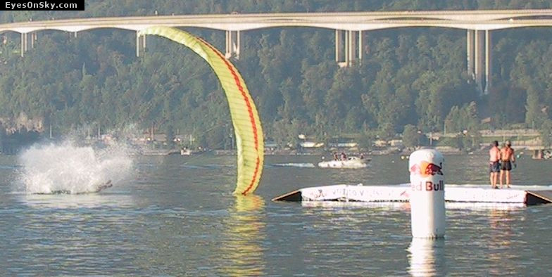 Fly-Parapente/Vertigo/2001/20010824/123-2350_imgg.jpg