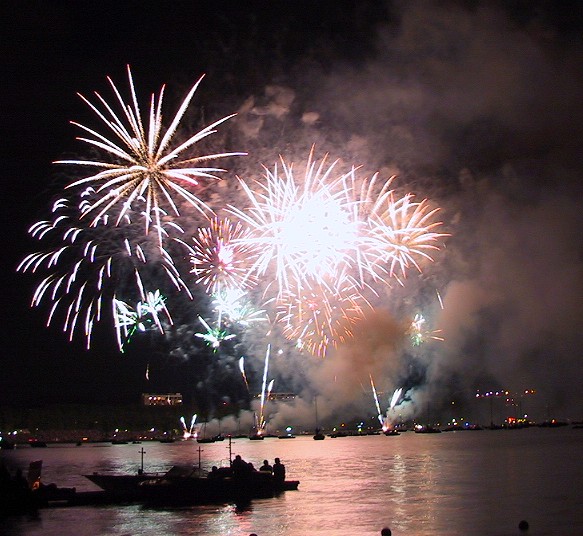 HauteSavoie/zAnnecy/FeteDuLac/2001-3/120-2091_imgg.jpg
