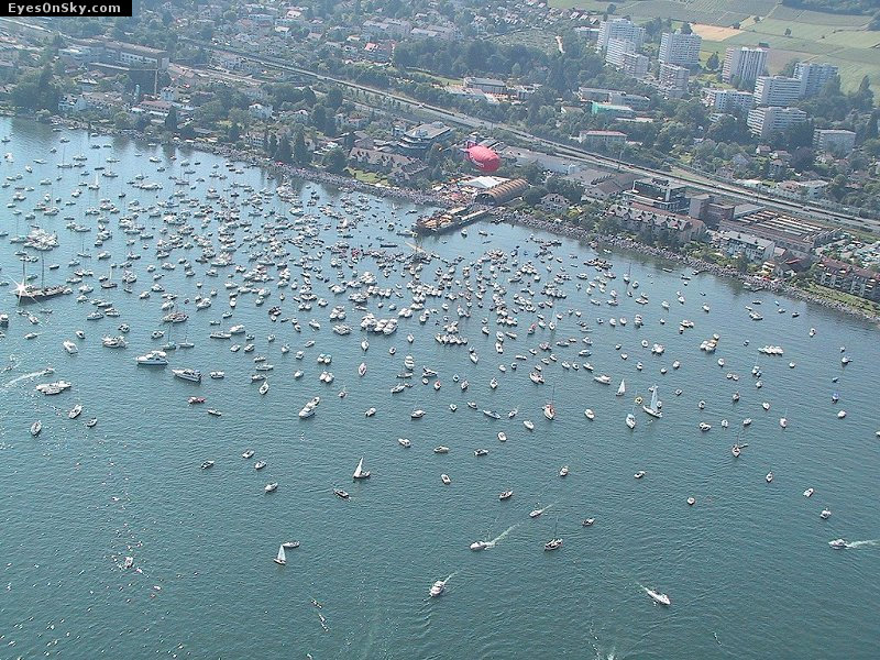 Suisse/Leman/LaGalere/FromSky/107-0787_imgg.jpg