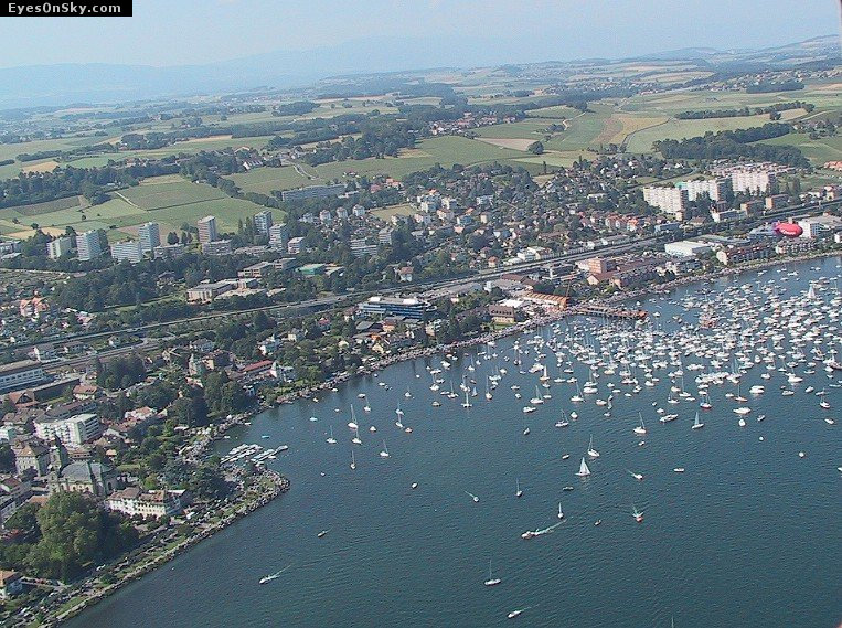 Suisse/Leman/LaGalere/FromSky/107-0792_imgg.jpg
