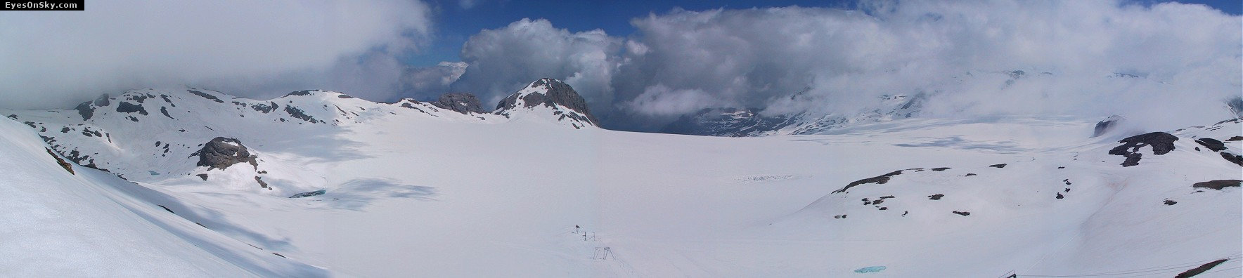 Suisse/Valais/CransMontana/20010701/pano1g.jpg