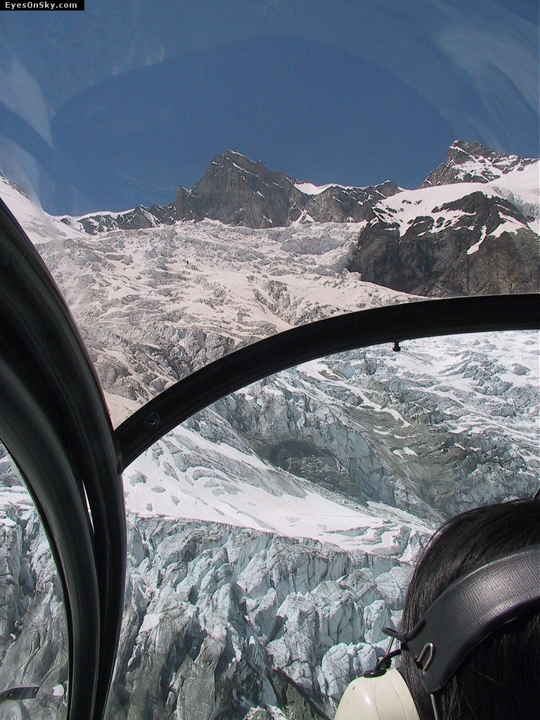 Suisse/Valais/Zermatt/FromSky20010703/Part1/109-0953_imgg.jpg