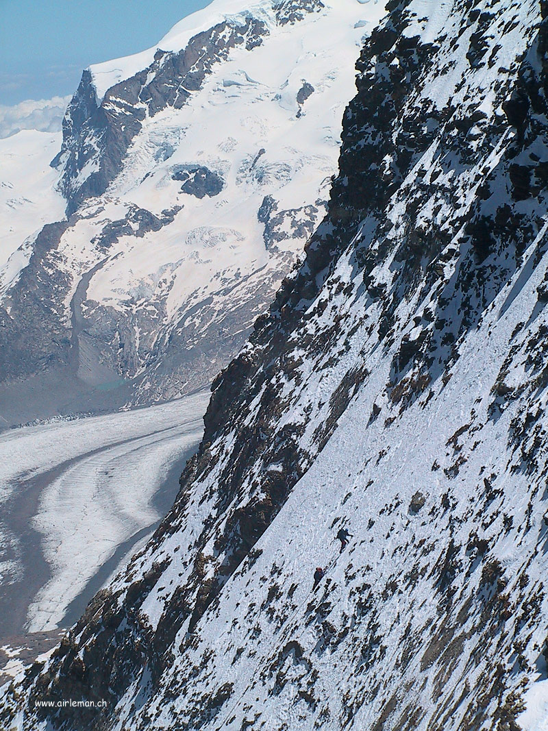 Suisse/Valais/Zermatt/FromSky20010703/Part2/109-0972_imgg.jpg